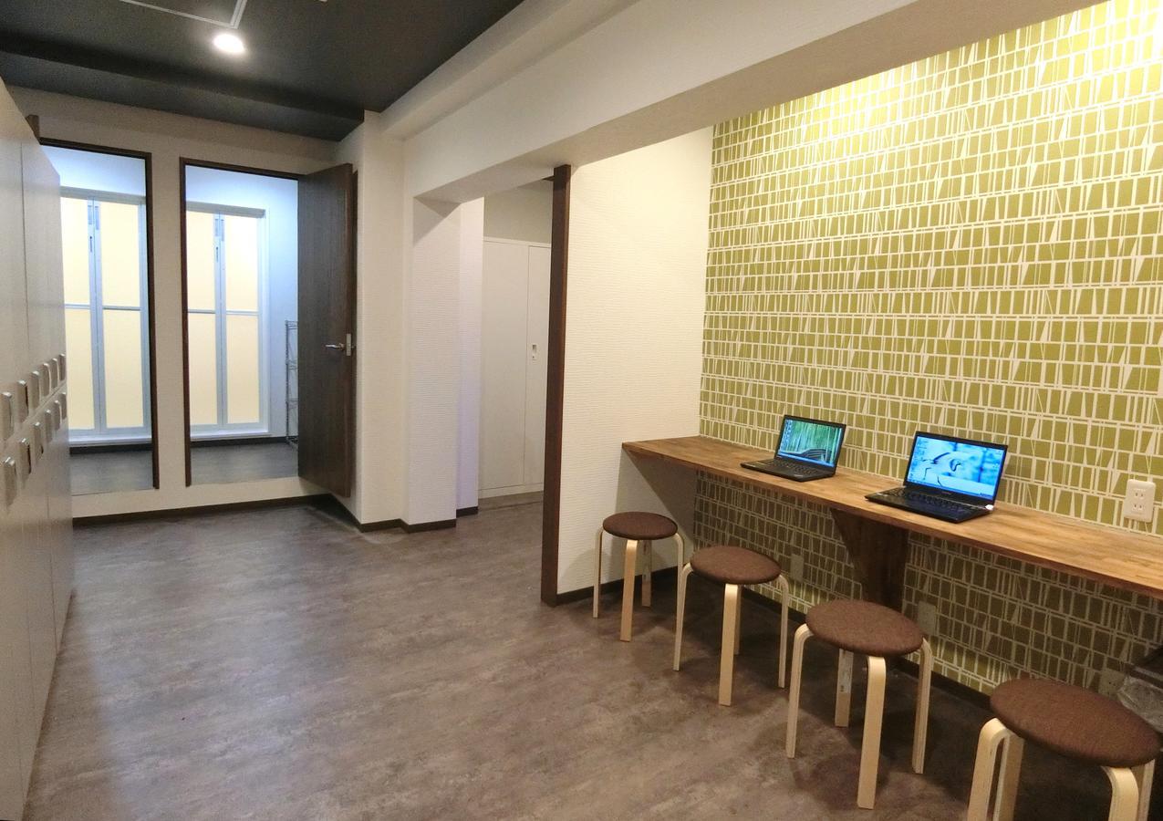 Capsule Hotel Manyudo Киото Экстерьер фото