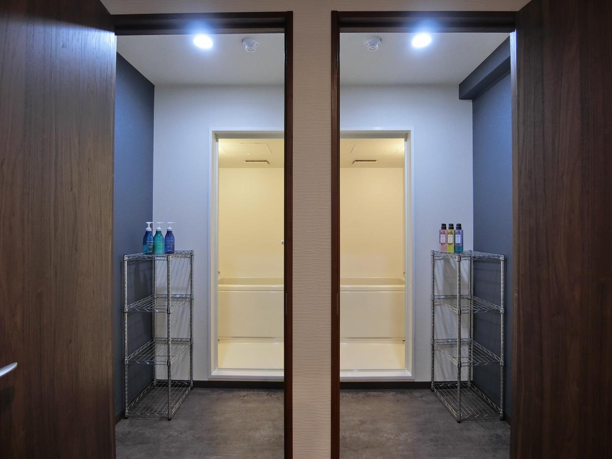 Capsule Hotel Manyudo Киото Экстерьер фото
